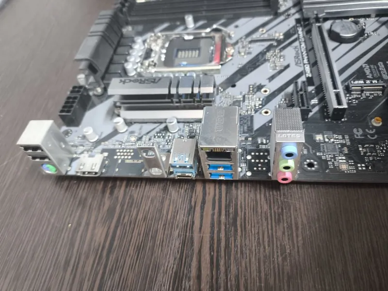 Asrock Z490 Phantom Gaming 4 — фото 1