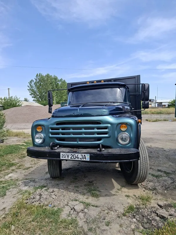 Zil 130 surojna sotiladi