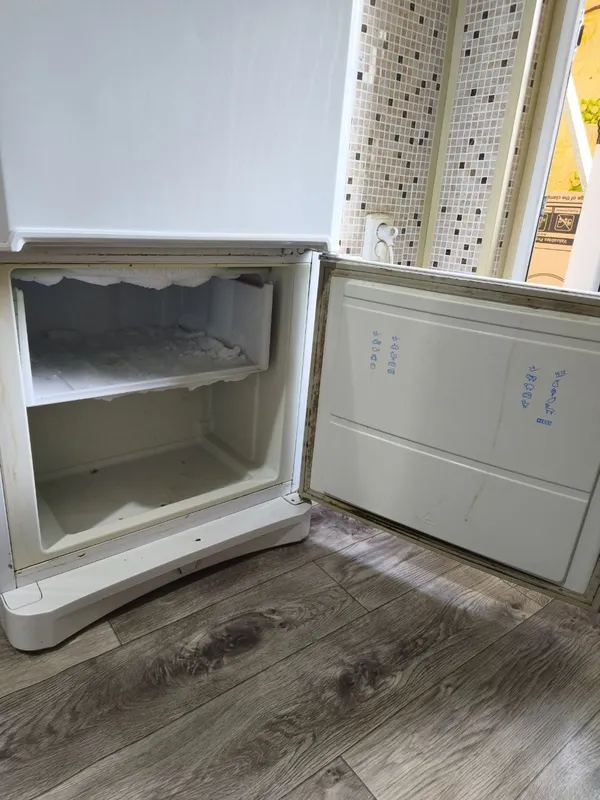 Холодильник Indesit 4 Холодильник Indesit 4