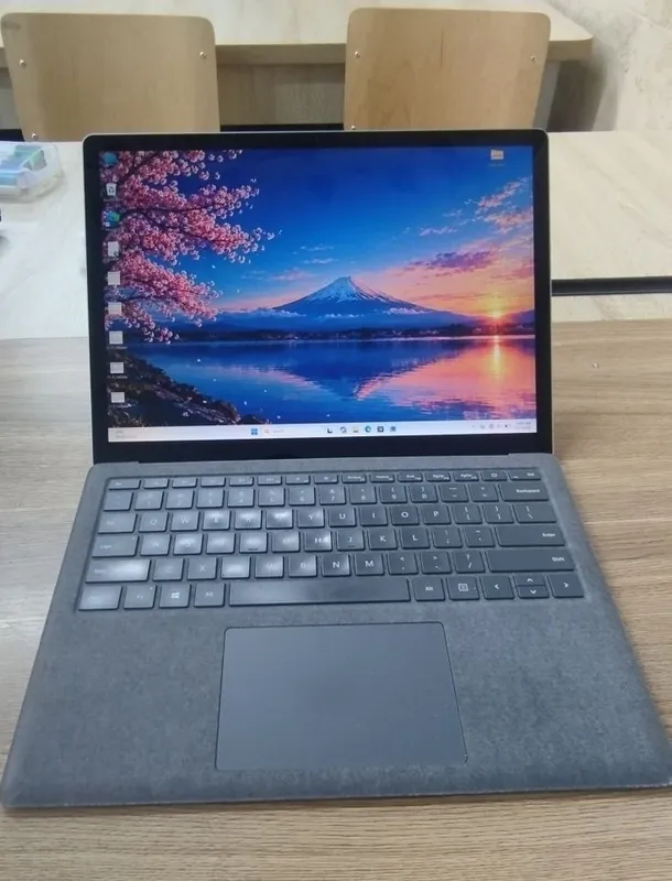Microsoft surface 4 2 Microsoft surface 4 2