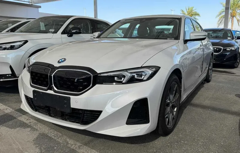 BMW I4 40L naqd va xalol nasiyaga