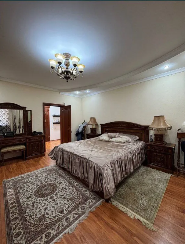 Продаётся 5-комнатная квартира 160 м², 8/9, Мирабадский район 3
