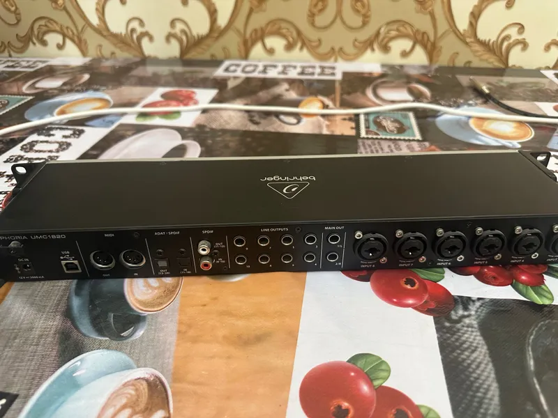 Behringer umc1820