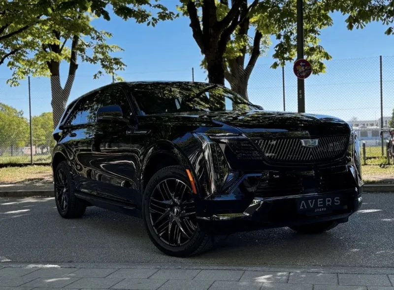 Cadillac Escalade IQ Premium Sport 2026 7 местный 2