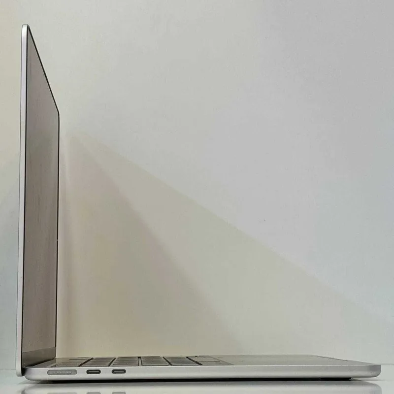 б/у Apple MacBook Air 13” M2 / 8Gb / 256 Gb Silver 3 б/у Apple MacBook Air 13” M2 / 8Gb / 256 Gb Silver 3