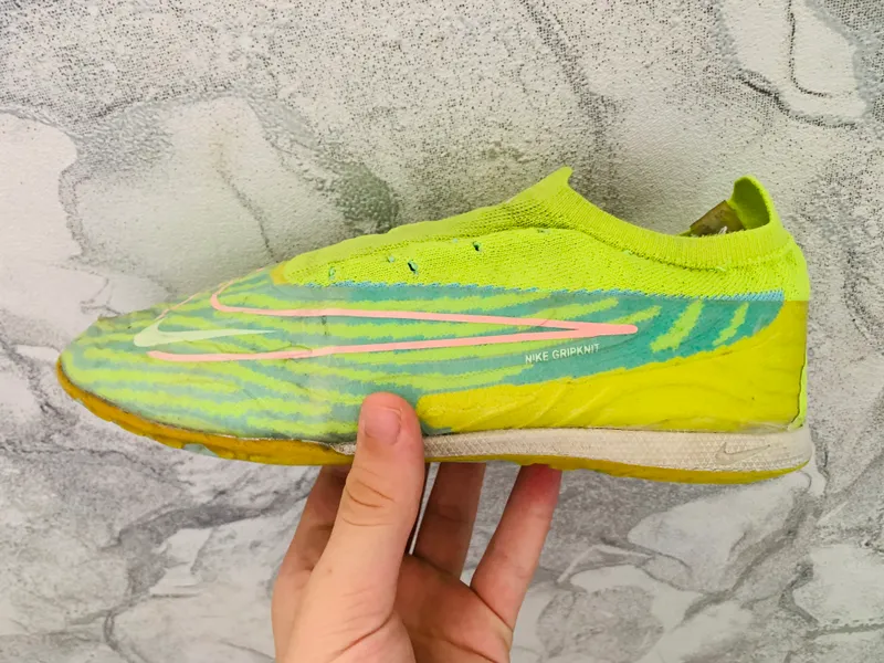 NIKE BUTSI 1