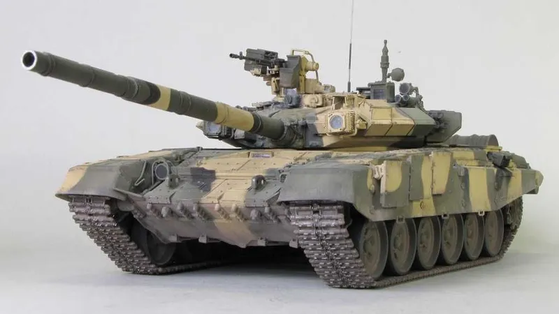 Сборная модель российского основного боевого танка Т-72Б. ЗВЕЗДА 1:35 — фото 1