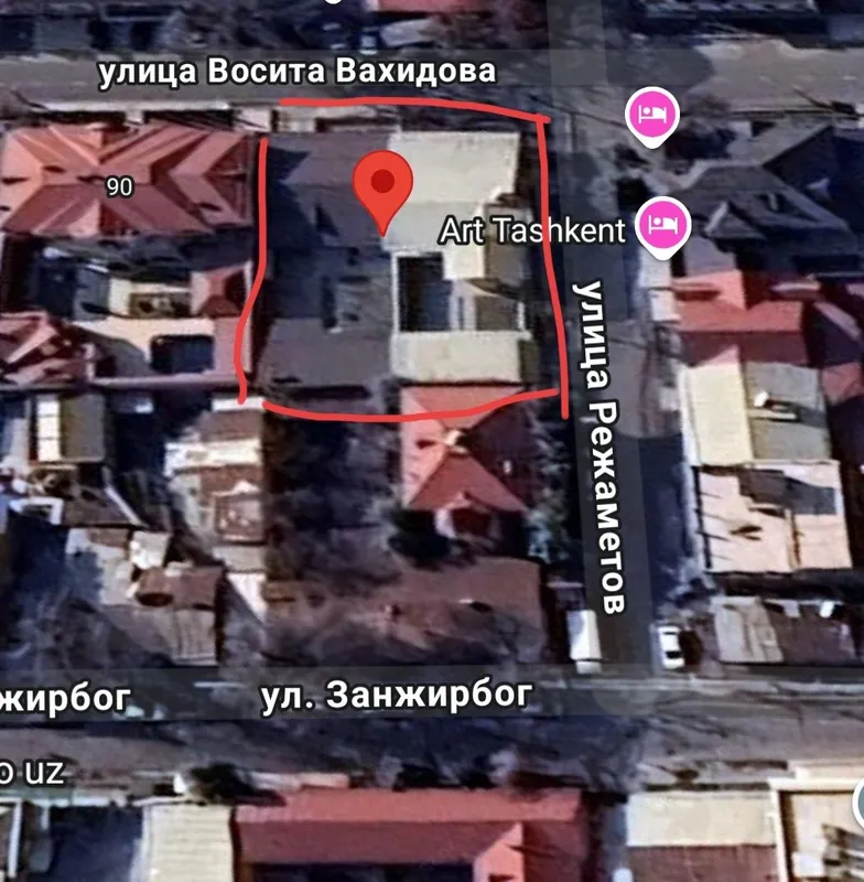Продается угловой участок под застройку в центре города