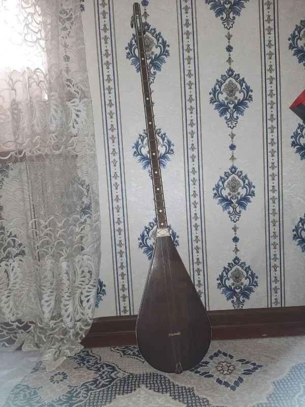 Продаётся дутар, состояние отличное, совсем не использовался 1 Продаётся дутар, состояние отличное, совсем не использовался 1