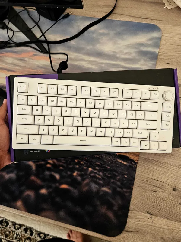 FURYCUBE IP75 gaming klaviatura sotiladi kop ishlatilmagan zor xolatda 1
