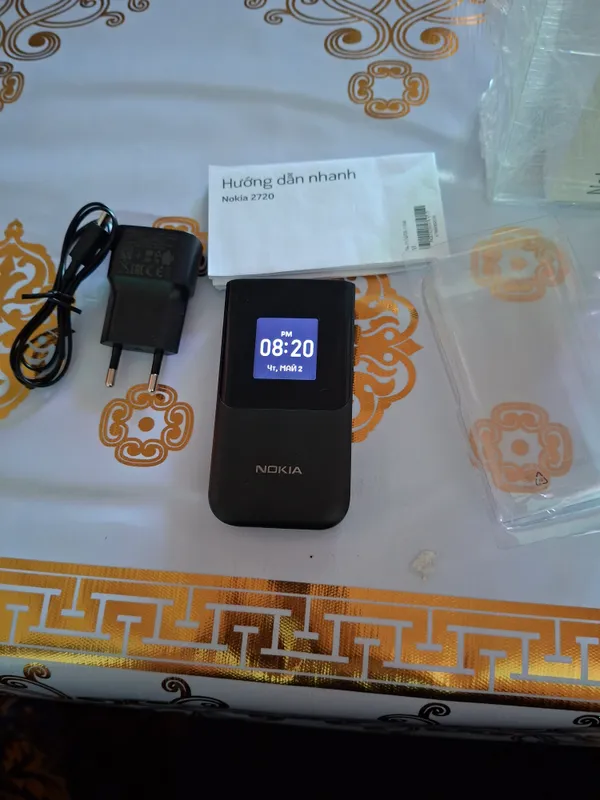 Nokia 2720 flip