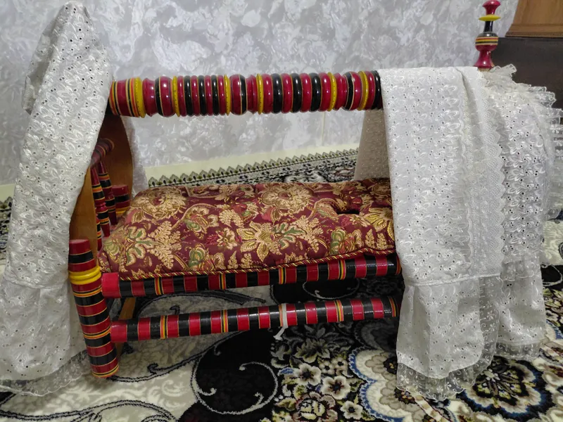 Srochnoo Beshik sotiladi. Narxi 300.000