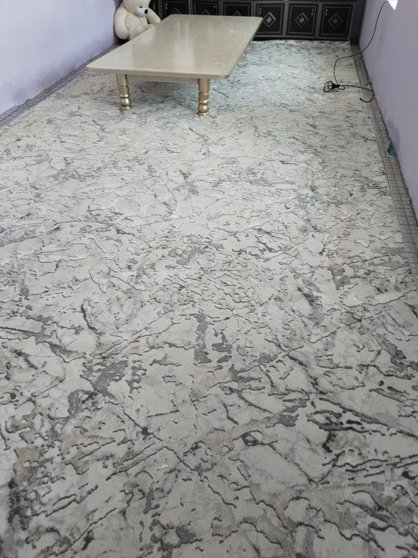 Gilam parda sotiladi
