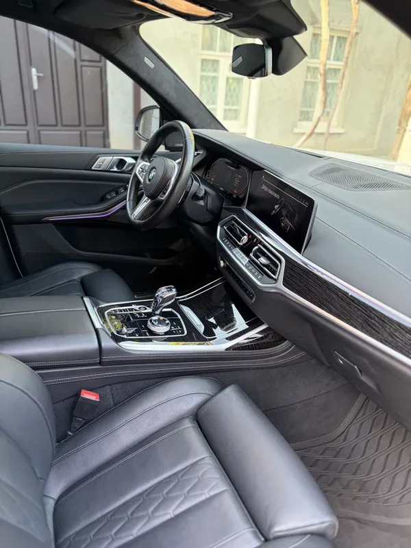Bmw X7 M50i 4.4 full option 7 Bmw X7 M50i 4.4 full option 7