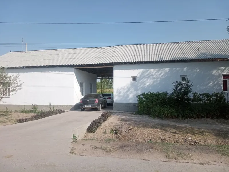 6 xonali uy 23 sotix mebellari bilan 1