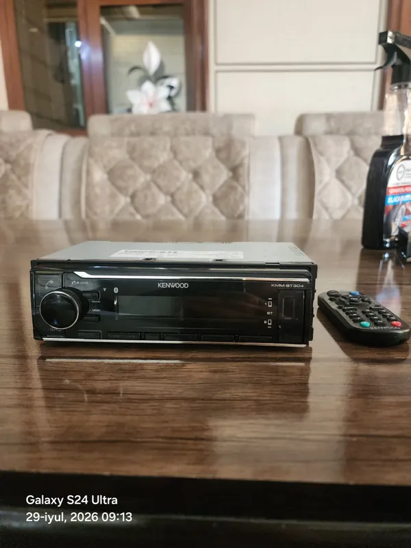 Kenwood KMM-BT304 1