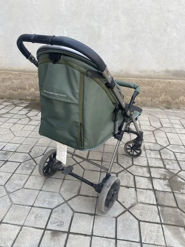 Deyarli yangi bolalar aravachasi, a’lo holatda 4 Deyarli yangi bolalar aravachasi, a’lo holatda 4