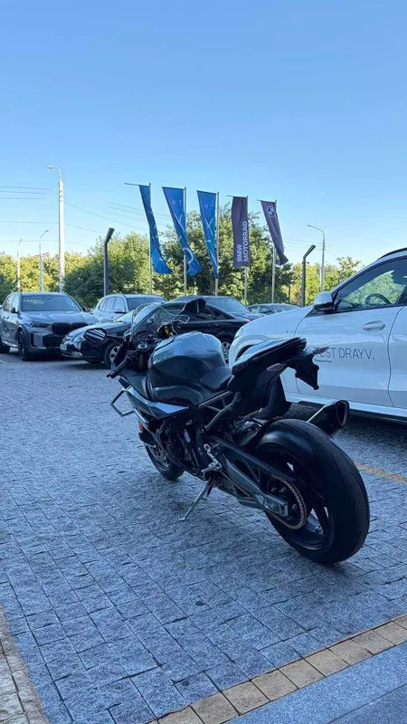 BMW S1000RR Blustone 2026 4