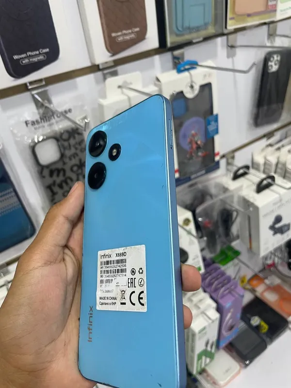 дешёвый Infinix Hot 30 i 4