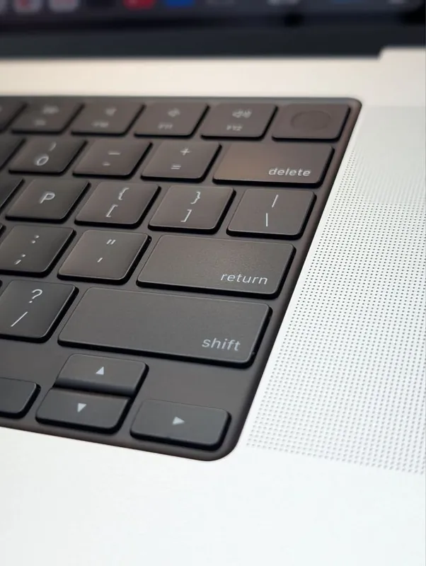 Mac Book Pro M2 Pro 4 Mac Book Pro M2 Pro 4