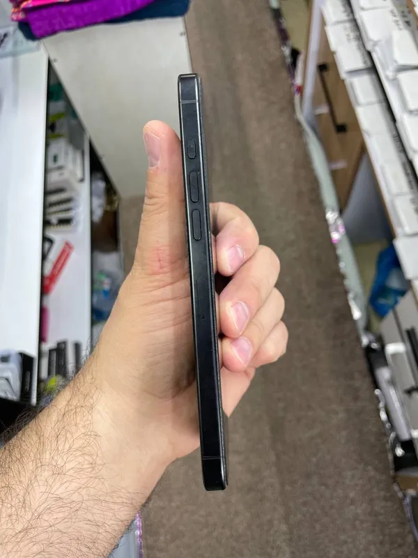 iPhone 16 Pro Max 5