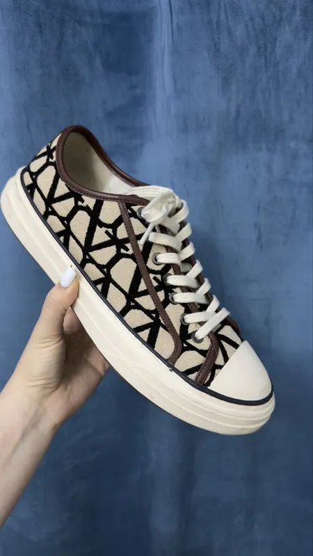 Оригинал Valentino, натуральная кожа
