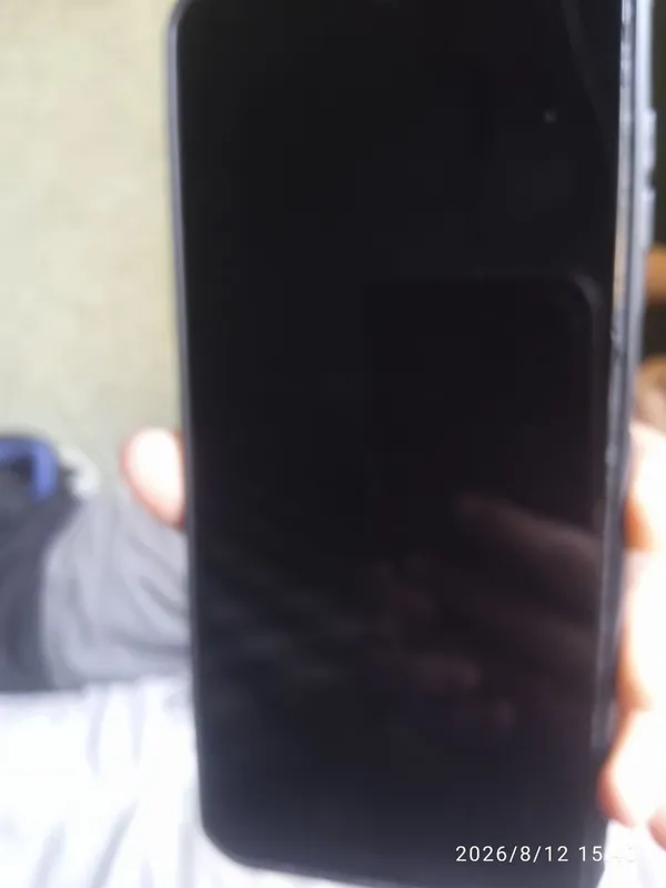 Smartfon sotiladi 2 Smartfon sotiladi 2
