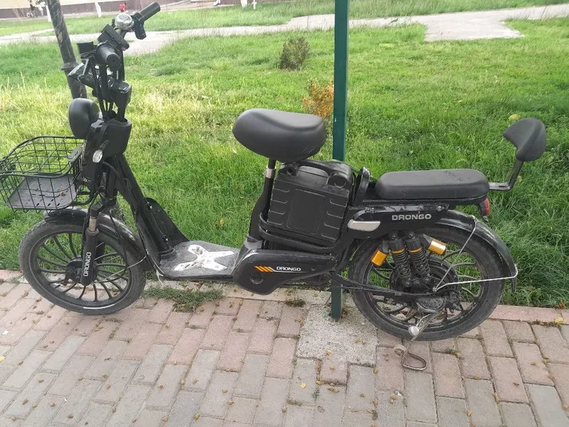 Skuter sotiladi. 2