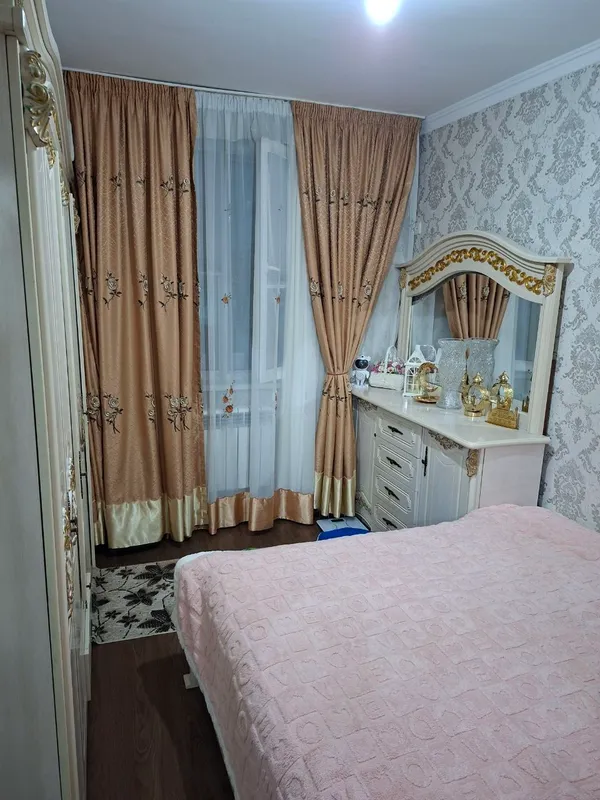 продаётся квартира 3 комнатная своя 4