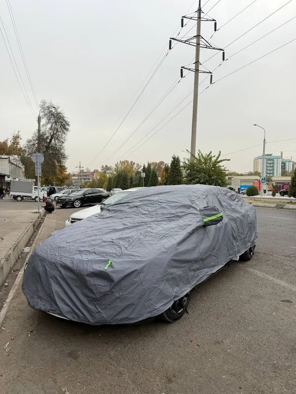 Tent avtomobil uchun himoyaqiladi
