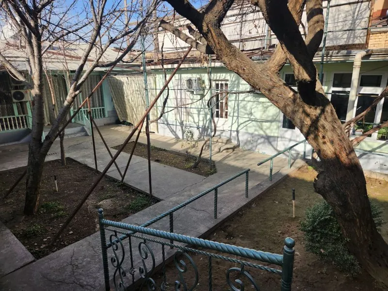 Срочно!!! Продается Комолон 6 Соток 8 та хона Фасад 17,8*33,7 — фото 7