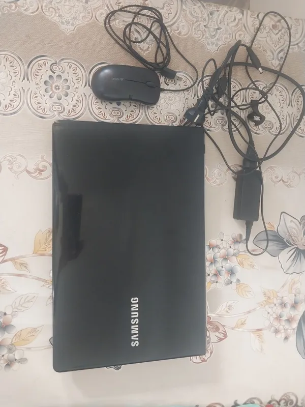 SAMSUNG NOUTBOOK 1