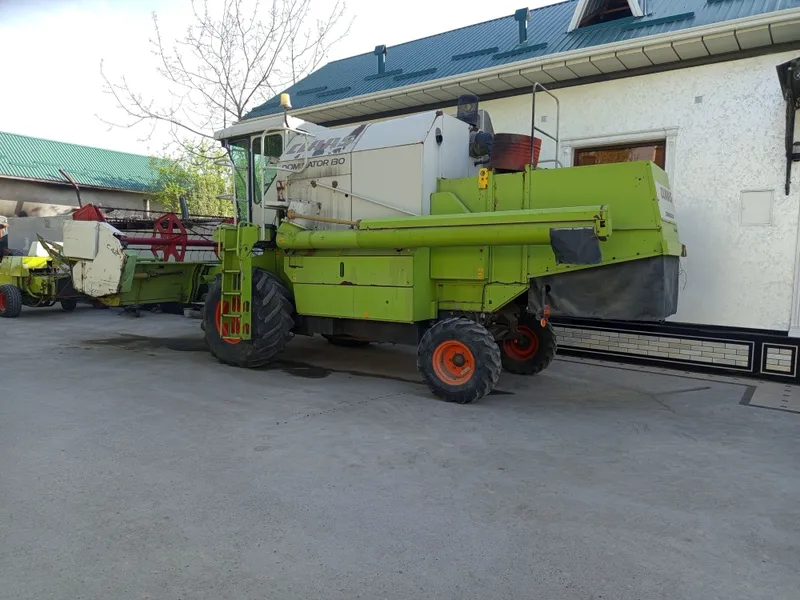 Claas dominator 130 3 Claas dominator 130 3