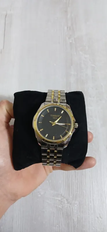 Soat erkaklar uchun qo'l soat, Tissot ishlatilgan