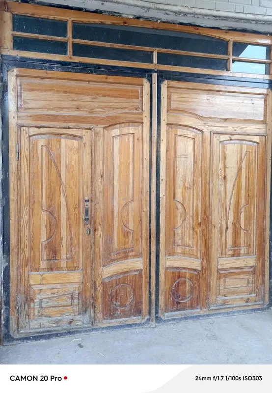 Darwaza satiladi jagdayi jaqsi. Laklangan 2 Darwaza satiladi jagdayi jaqsi. Laklangan 2