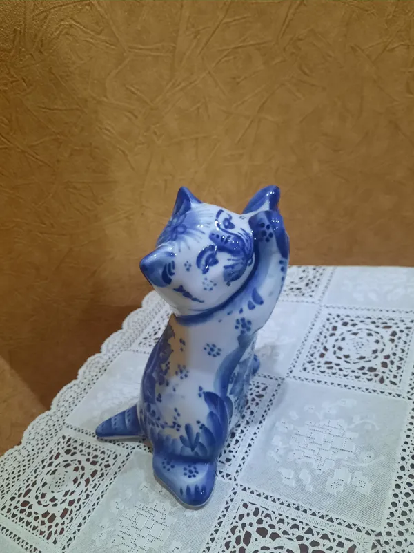 Большая Фарфоровая фигурка "Котик" . Гжель. В идеальном состоянии. Выс 1 Большая Фарфоровая фигурка "Котик" . Гжель. В идеальном состоянии. Выс 1