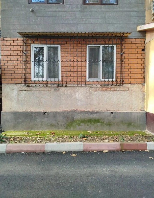 Продается 2/1/4 48м² Можна Под Коммерцию