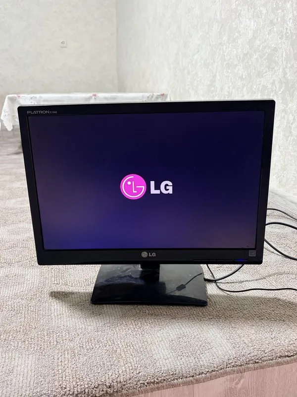 LG Flatron E1948 monitor sotiladi 1 LG Flatron E1948 monitor sotiladi 1