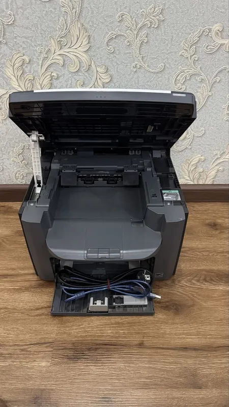 Canon MF4018 в отличном состоянии с кабелями! 3
