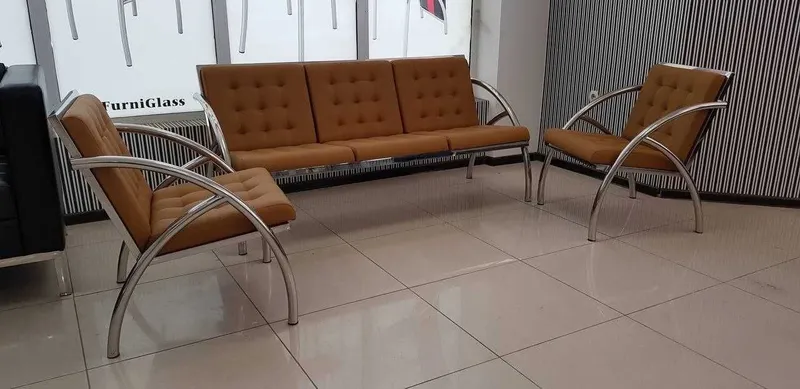 Ofis yoki dam olish zonasi uchun nafis charm divan (zanglamaydigan po‘latdan) 2 Ofis yoki dam olish zonasi uchun nafis charm divan (zanglamaydigan po‘latdan) 2