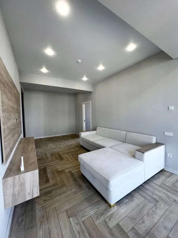 Сдаётся помещение в БЦ 40м2 и 70м2 Орн-Бузбазар Максимка (N261) — фото 1