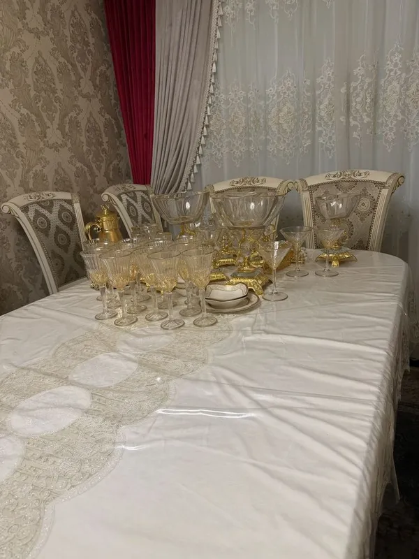 Стол 2,75 и 10 стулев ,сделано на заказ ,состояние отличное 3 Стол 2,75 и 10 стулев ,сделано на заказ ,состояние отличное 3