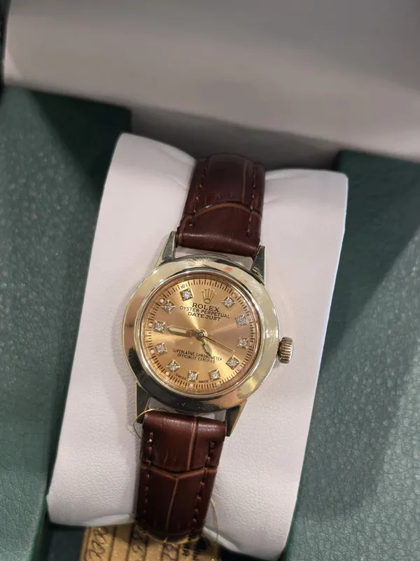 Прожам женские золотве часы Rolex — фото 1