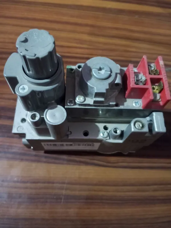 Газовый клапан 2 штук