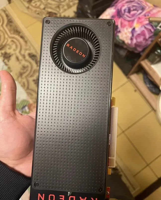 Видеокарта RX 570 4 ГБ 2 Видеокарта RX 570 4 ГБ 2