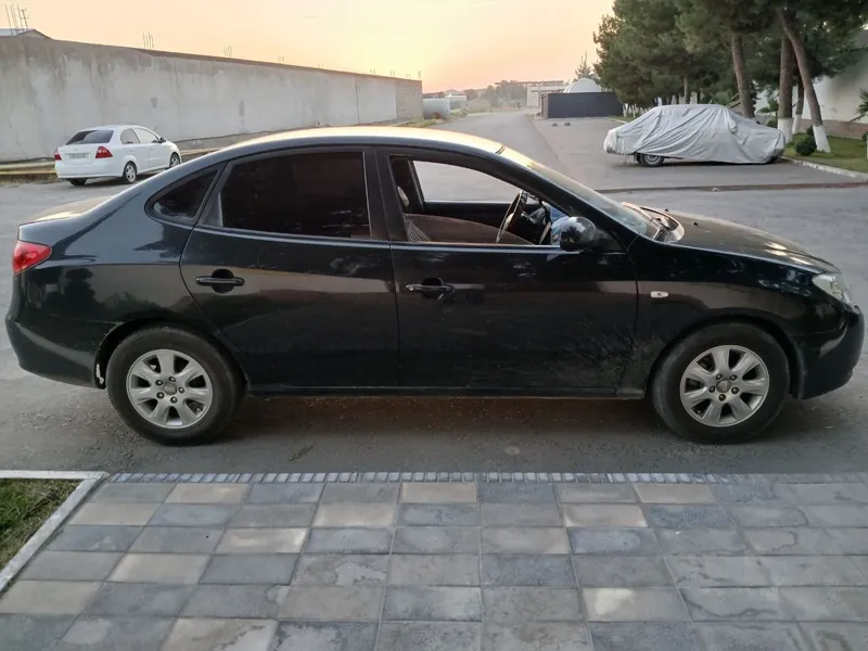 hyundai avante qora 4 hyundai avante qora 4