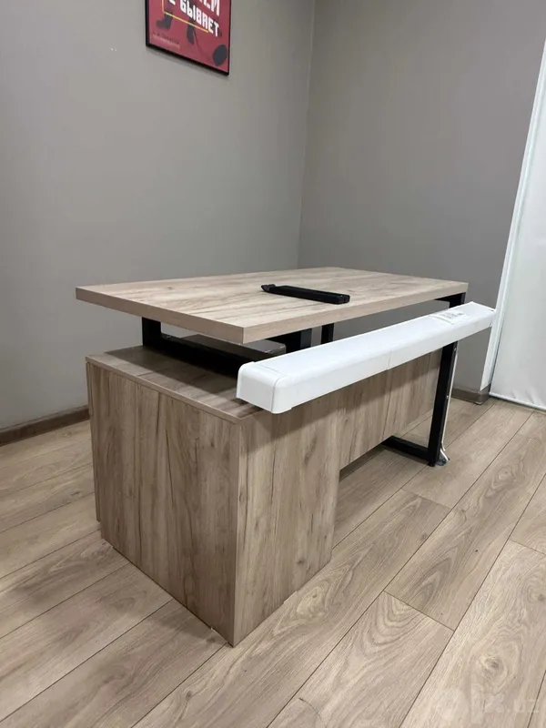 Письменный стол — 120 × 60 × 75 см Письменный стол — 120 × 60 × 75 см