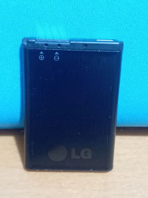 Куплю батарейку на LG BL40 2 Куплю батарейку на LG BL40 2