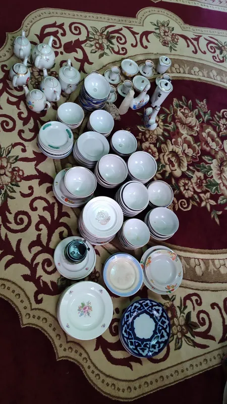 Кухонные посуды хрустали и чайники Кухонные посуды хрустали и чайники