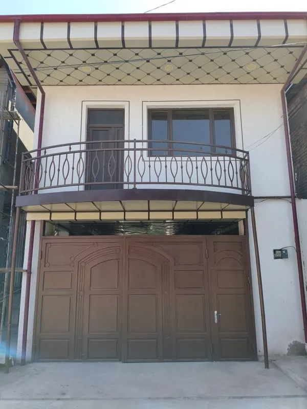 Katta hovli sotiladi 6.5 so'tiq